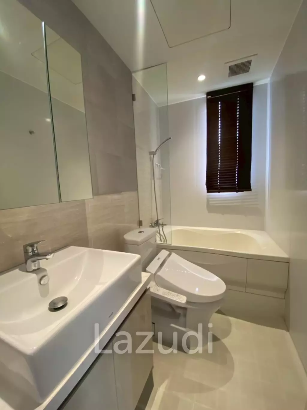1 Bed 1 Bath 44 SQ.M Runesu Thonglor 5 Low rise condo with Bathtub