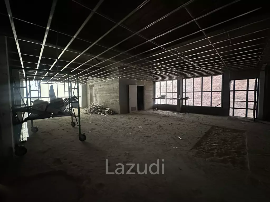 Spacious Retail Space in Prime Bangkok Location