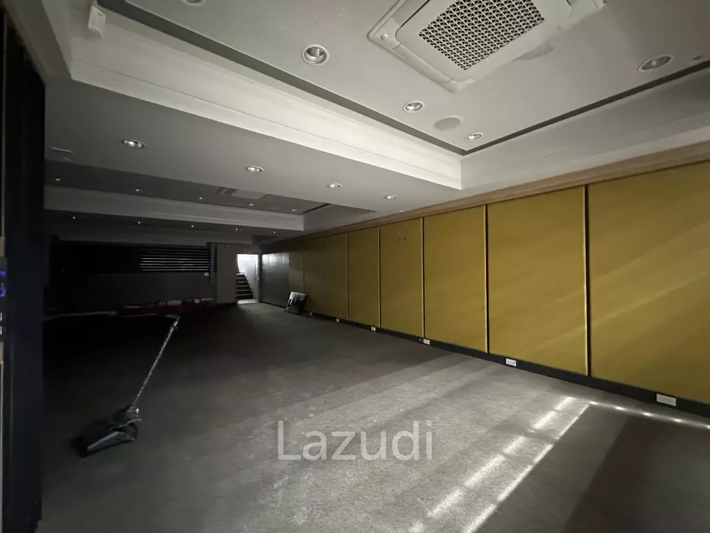 Spacious Retail Space in Prime Bangkok Location