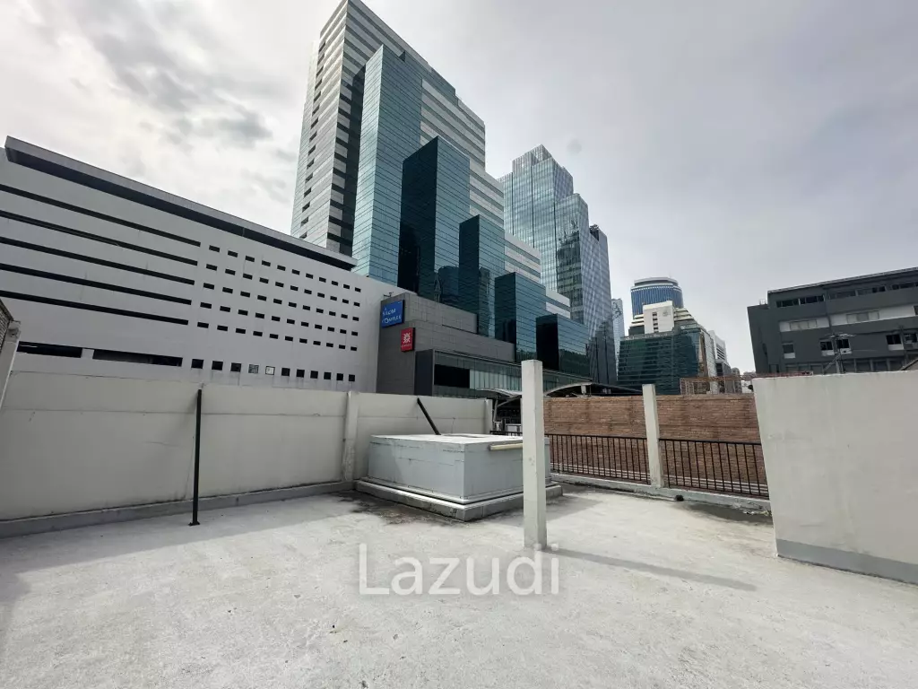 Spacious Retail Space in Prime Bangkok Location