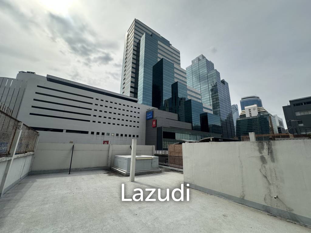 Spacious Retail Space in Prime Bangkok Location