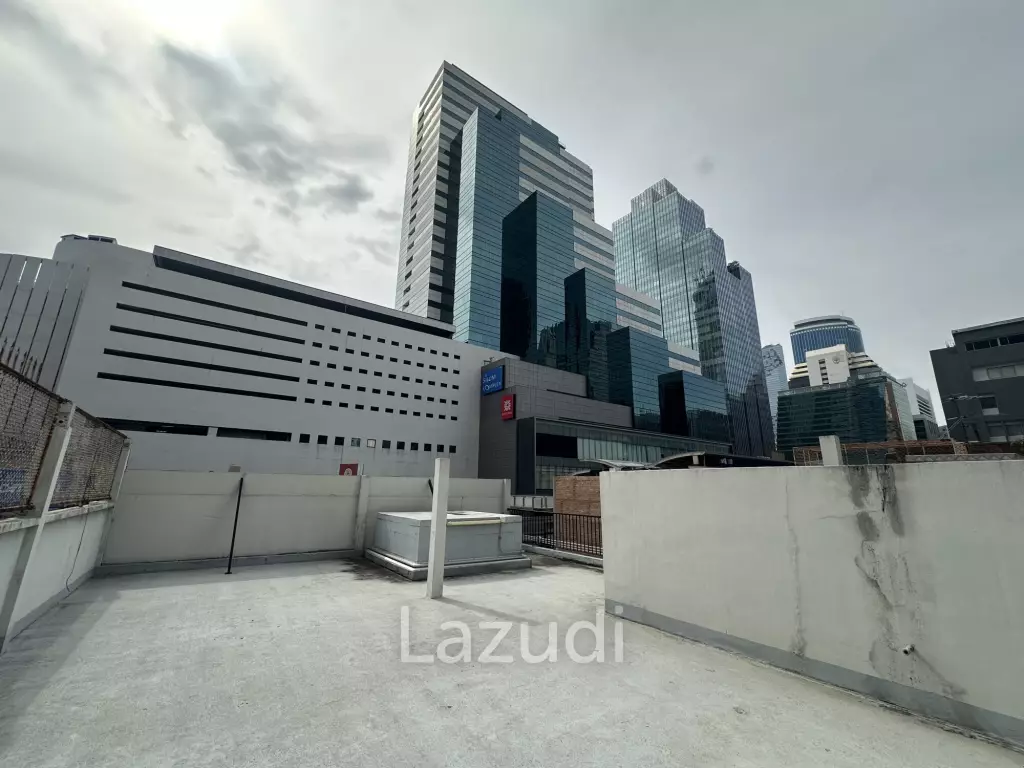 Spacious Retail Space in Prime Bangkok Location