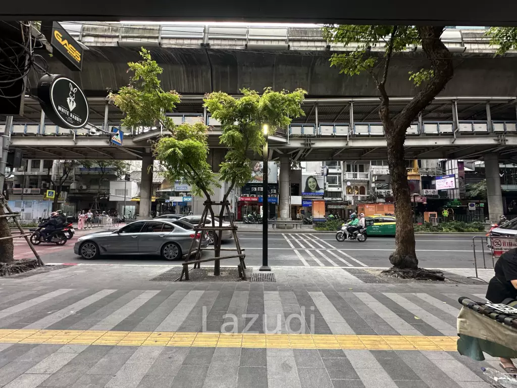 Spacious Retail Space in Prime Bangkok Location