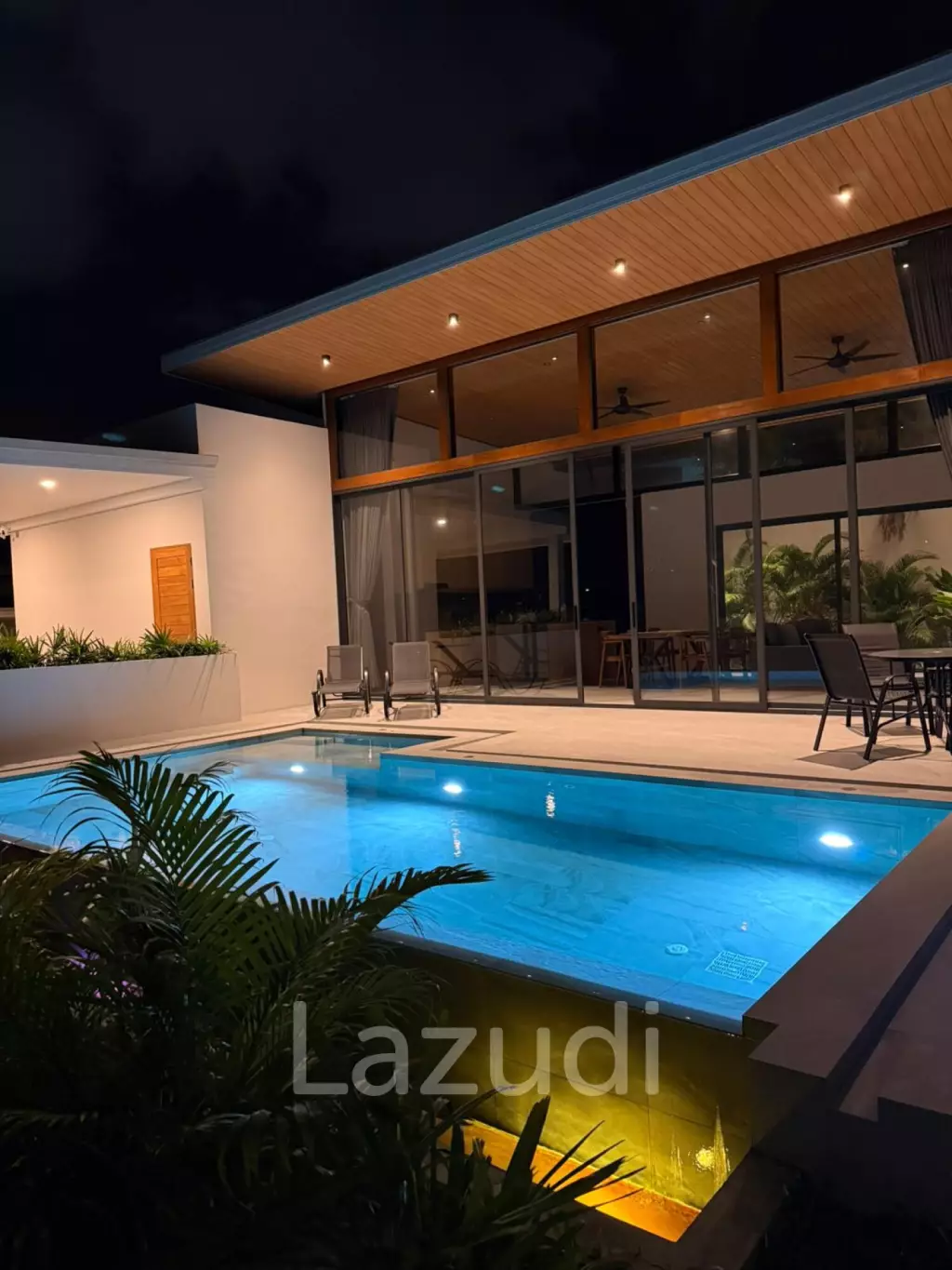 Brand-new 4-Bed Villa for Sale in Central Bophut Area, Leasehold
