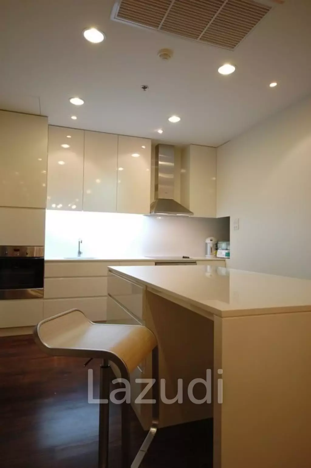 Luxurious 2-Bedroom Condo in Noble Ora Bangkok