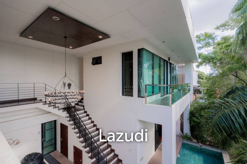 Modern Luxury Villa with Pool in Hua Hin