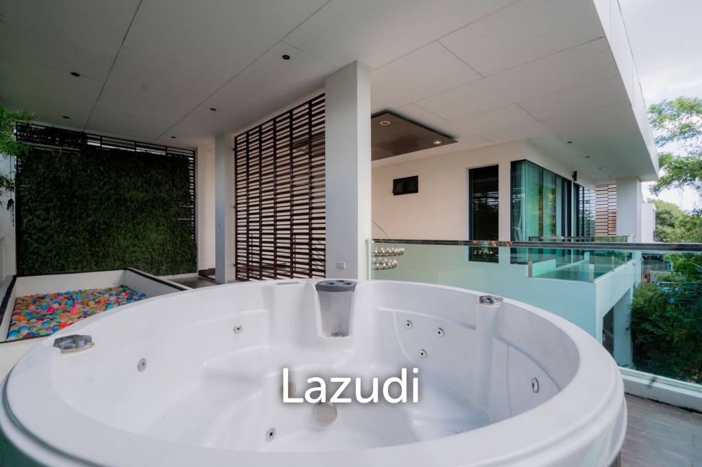 Modern Luxury Villa with Pool in Hua Hin