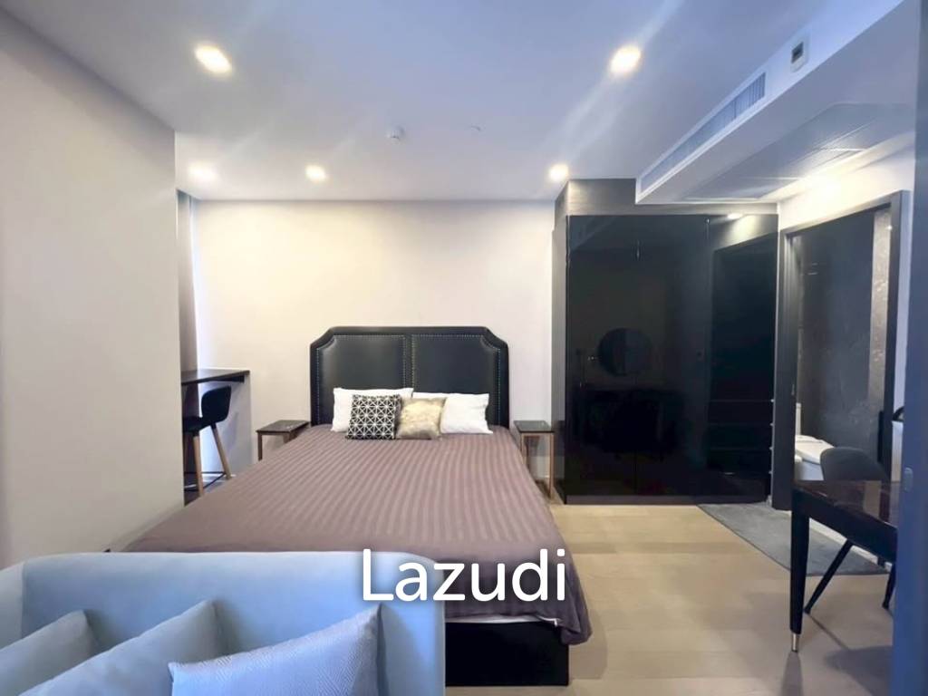 Stylish 1-Bedroom Condo in Ashton Asoke Bangkok