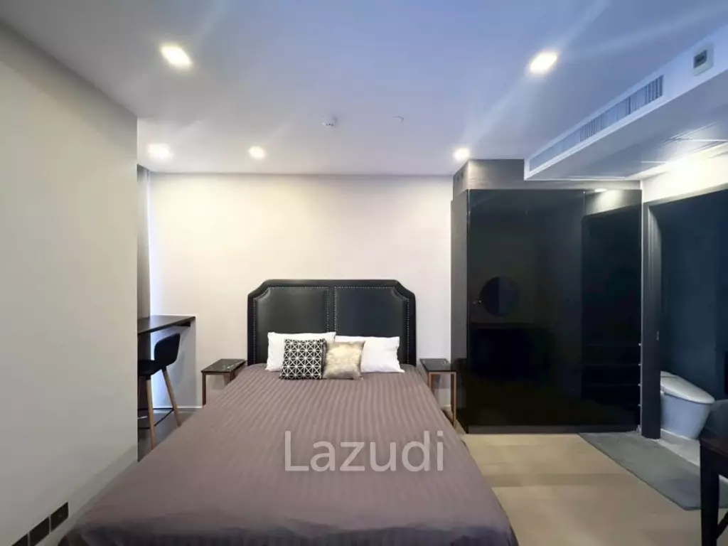 Stylish 1-Bedroom Condo in Ashton Asoke Bangkok