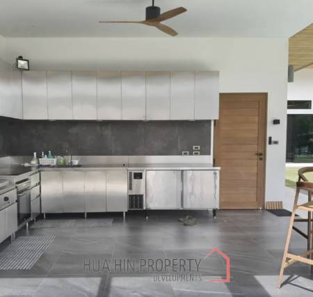 HILLSIDE HAMLET 8 : 3 bed luxury pool villa