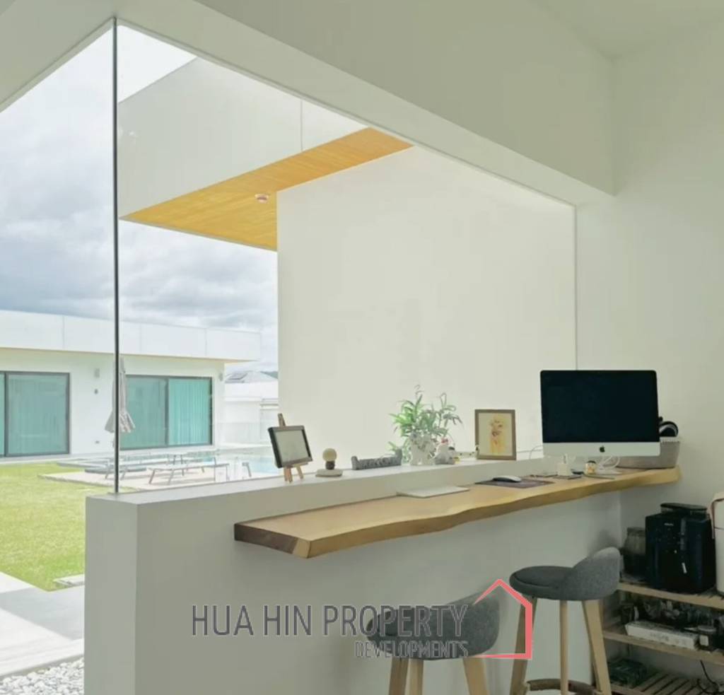 HILLSIDE HAMLET 8 : 3 bed luxury pool villa