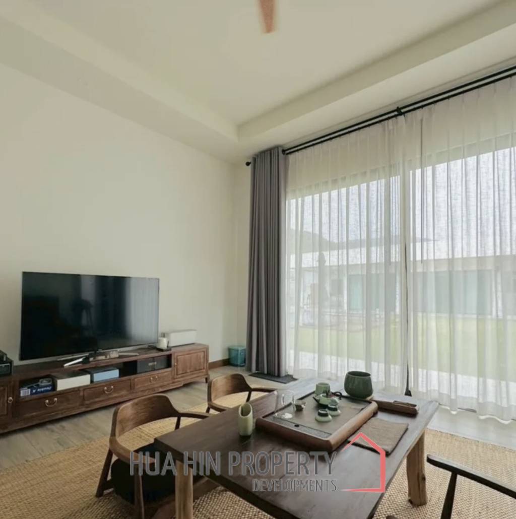 HILLSIDE HAMLET 8 : 3 bed luxury pool villa