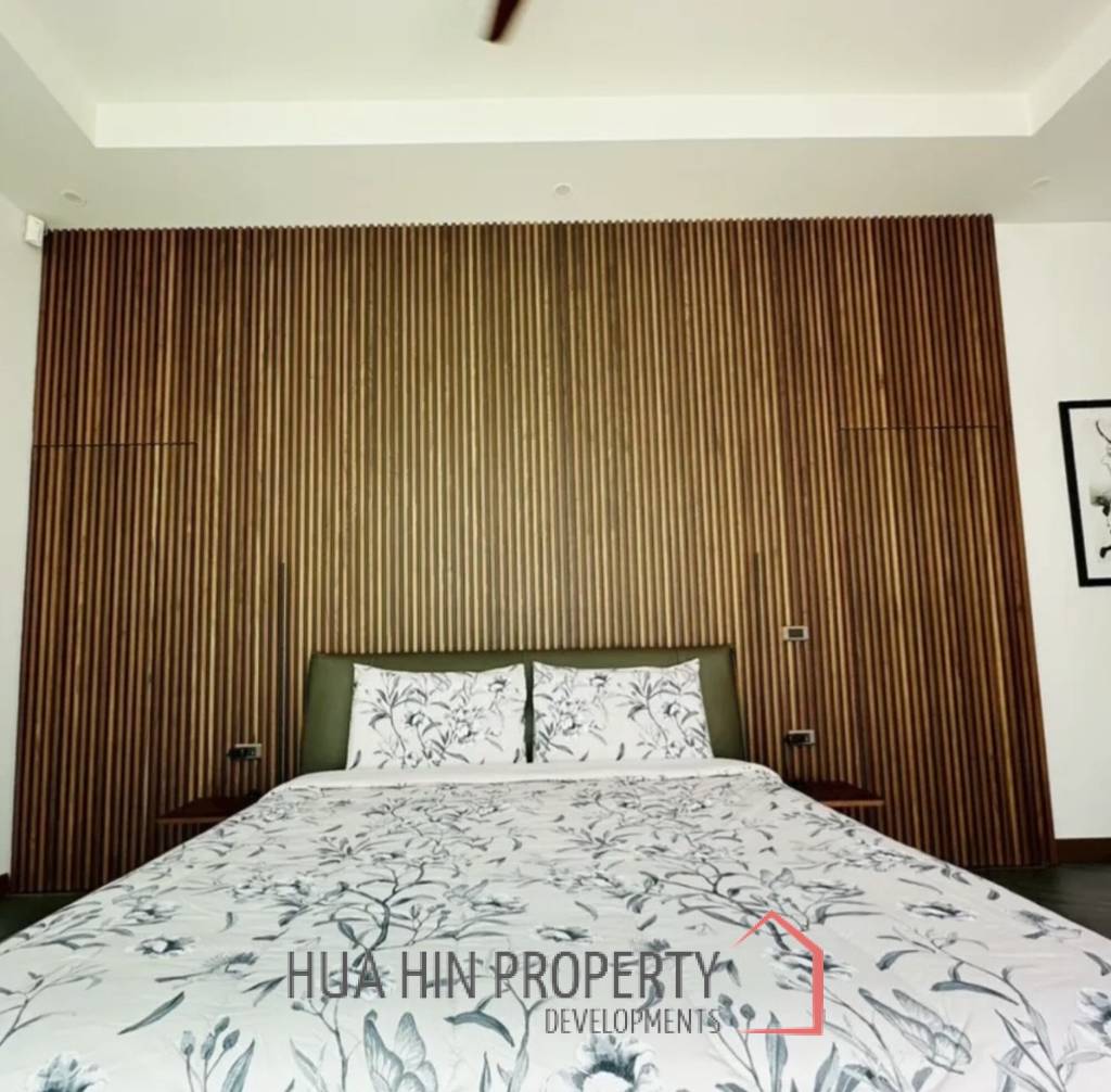 HILLSIDE HAMLET 8 : 3 bed luxury pool villa