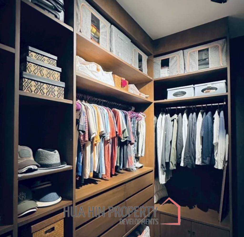 HILLSIDE HAMLET 8 : 3 bed luxury pool villa