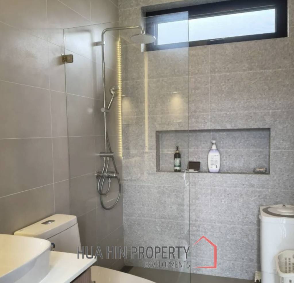 HILLSIDE HAMLET 8 : 3 bed luxury pool villa