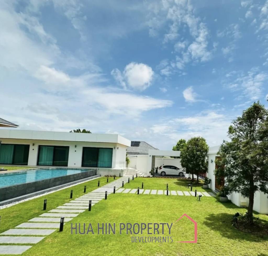 HILLSIDE HAMLET 8 : 3 bed luxury pool villa