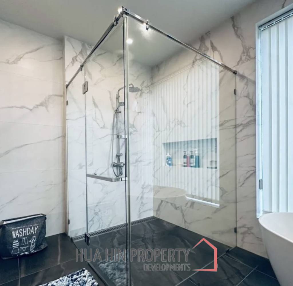 HILLSIDE HAMLET 8 : 3 bed luxury pool villa