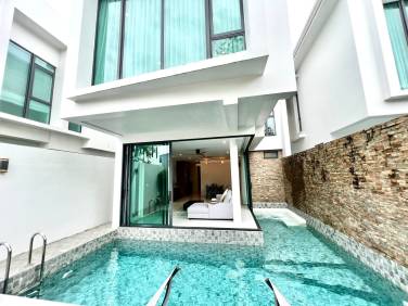 Modern 2-Storey Pool Villa for Sale in Soi Pasak, Thalang