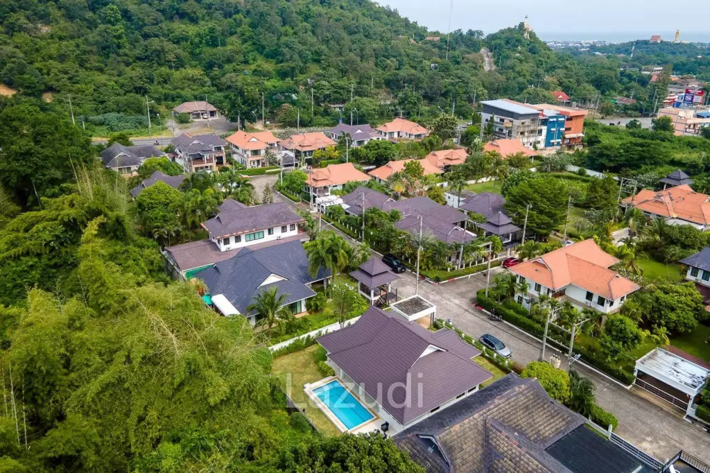 THE HEIGHT 1 : Beautifully 3 Bed Pool Villa