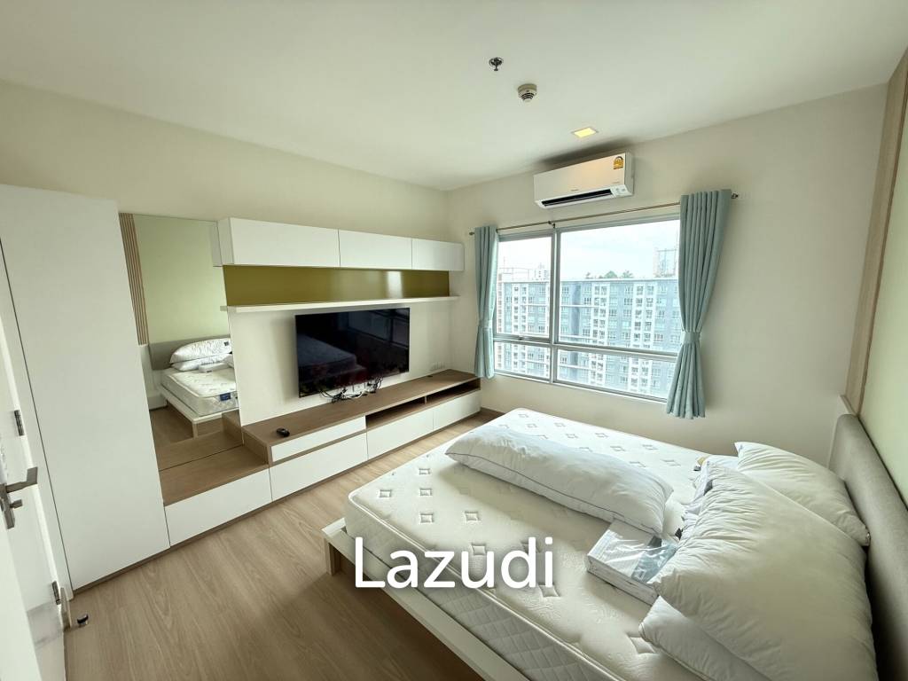 Spacious 2 Bedroom Condo in The Room Ratchada
