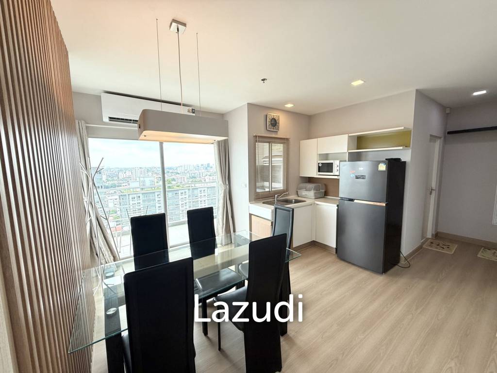 Spacious 2 Bedroom Condo in The Room Ratchada