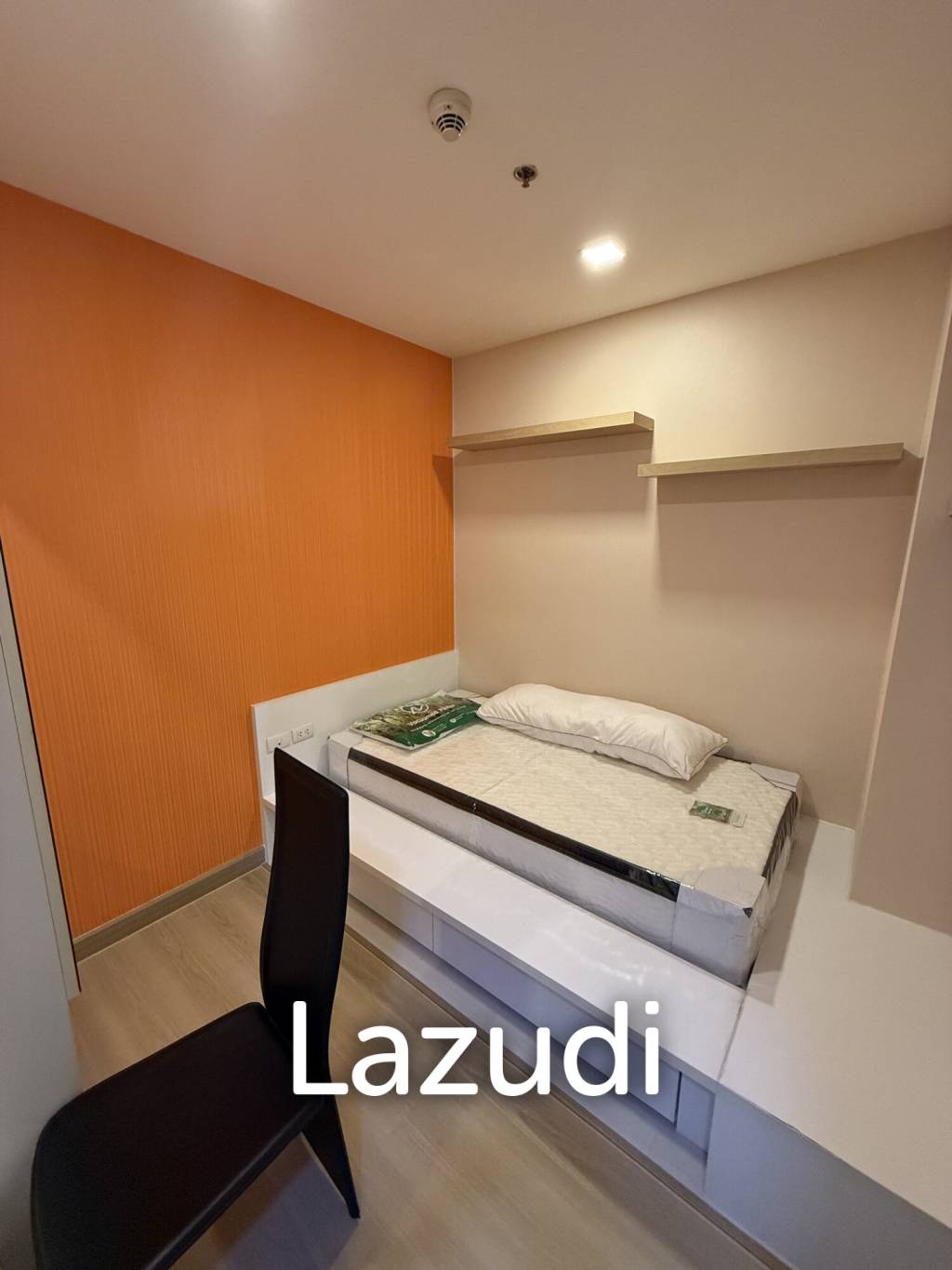 Spacious 2 Bedroom Condo in The Room Ratchada