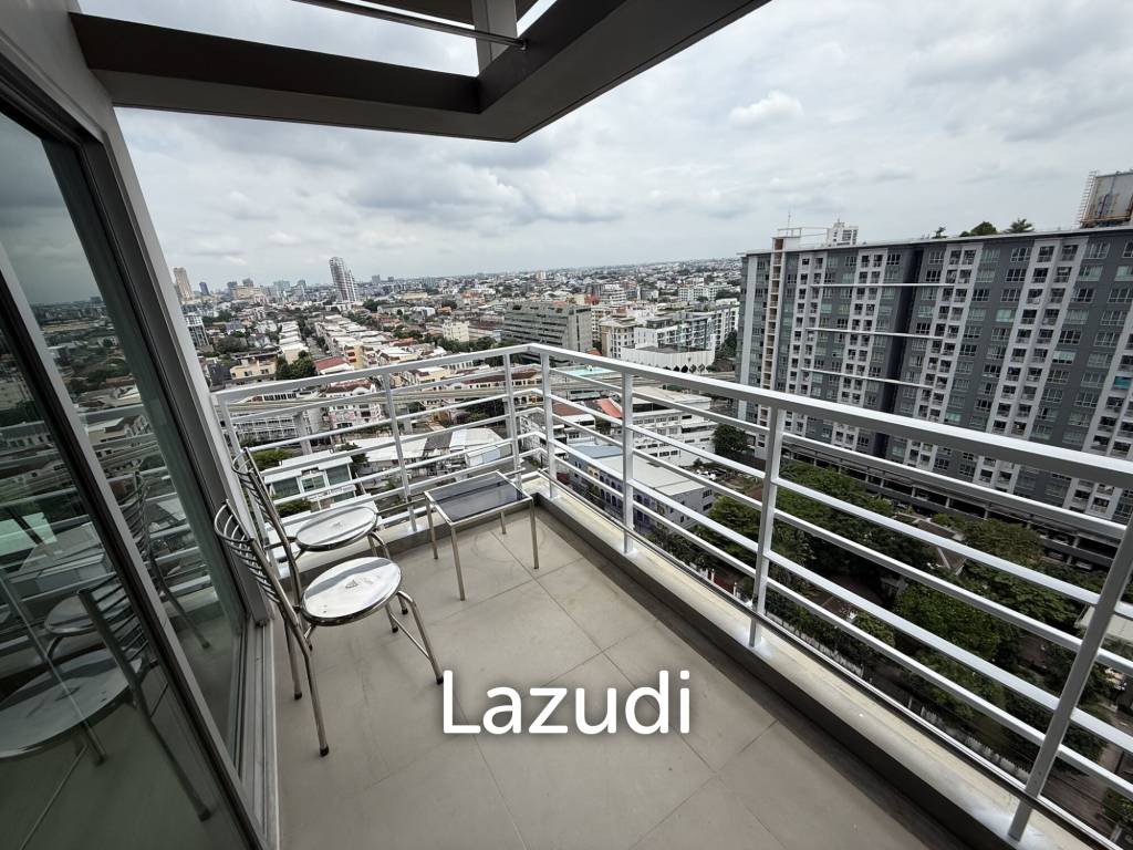 Spacious 2 Bedroom Condo in The Room Ratchada