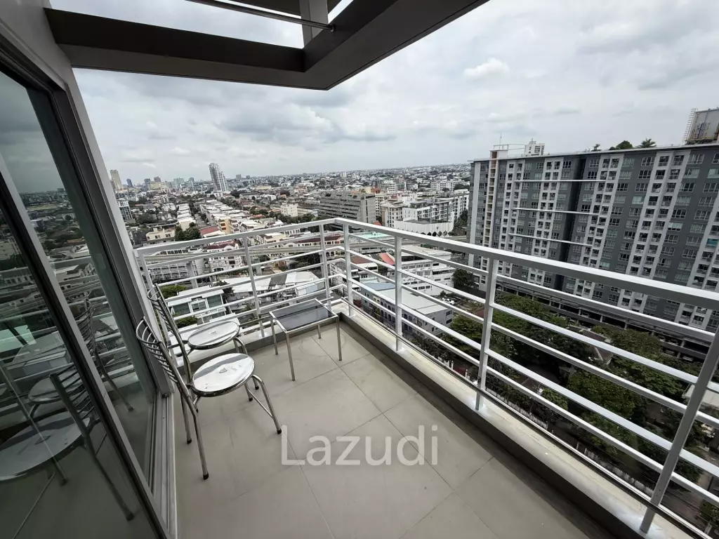 Spacious 2 Bedroom Condo in The Room Ratchada