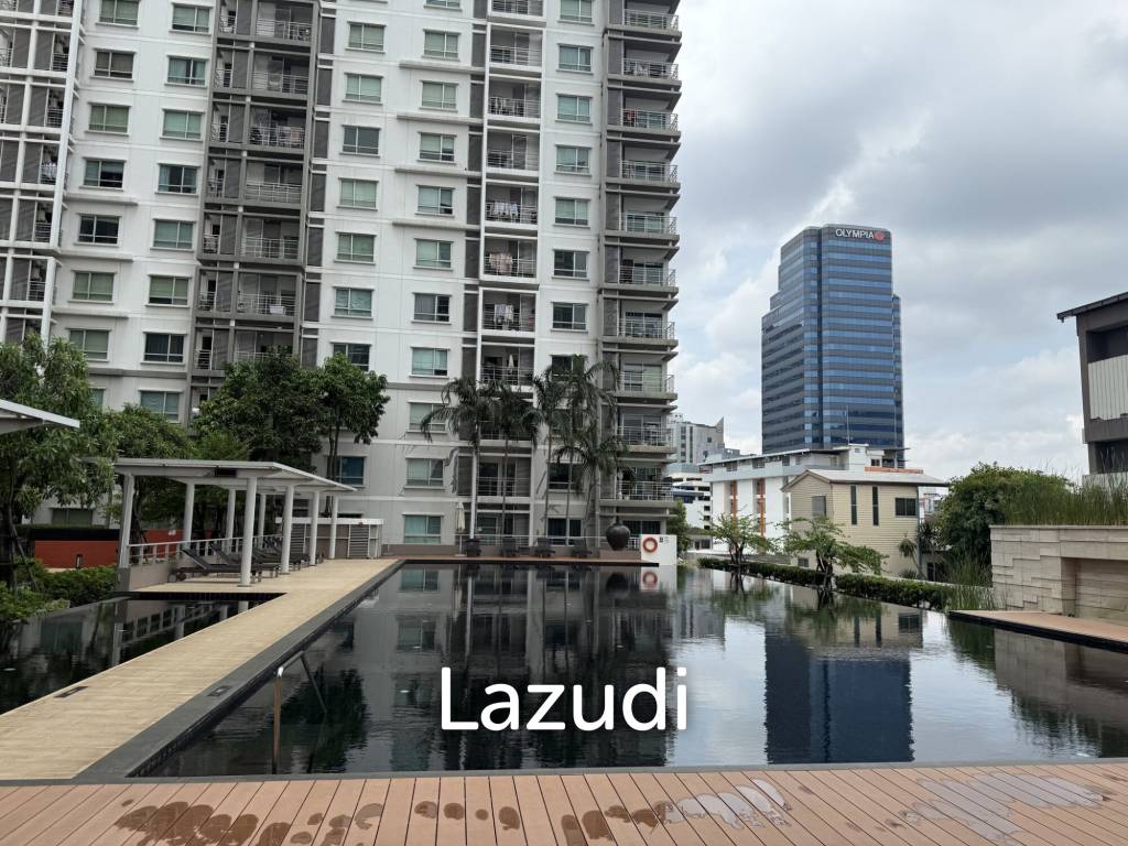Spacious 2 Bedroom Condo in The Room Ratchada