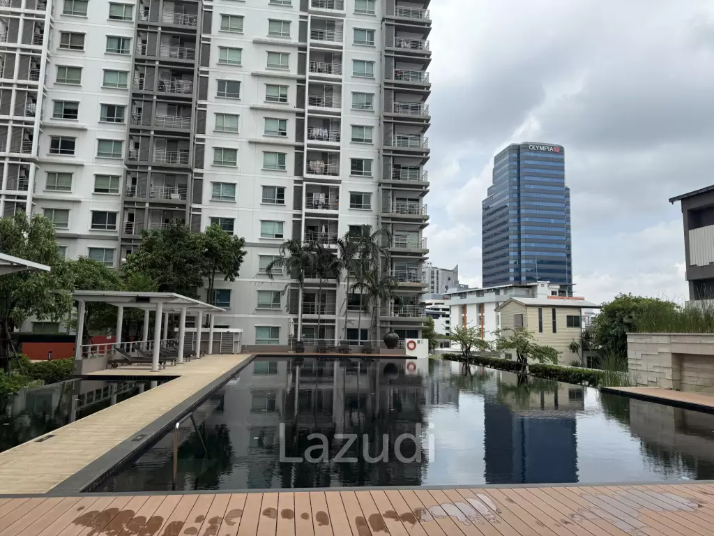 Spacious 2 Bedroom Condo in The Room Ratchada