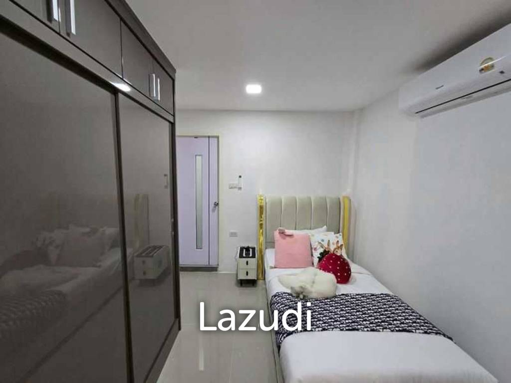 5 Bedrooms 4 Bathrooms 320 SQ.M. PMC 2 Village