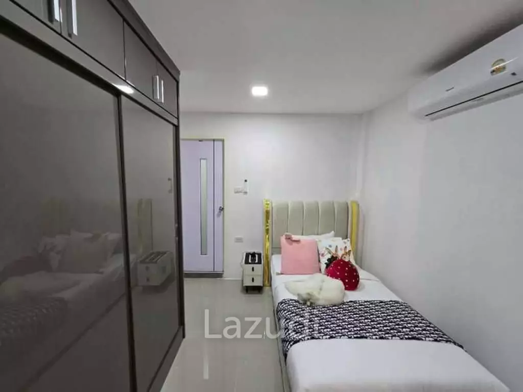5 Bedrooms 4 Bathrooms 320 SQ.M. PMC 2 Village