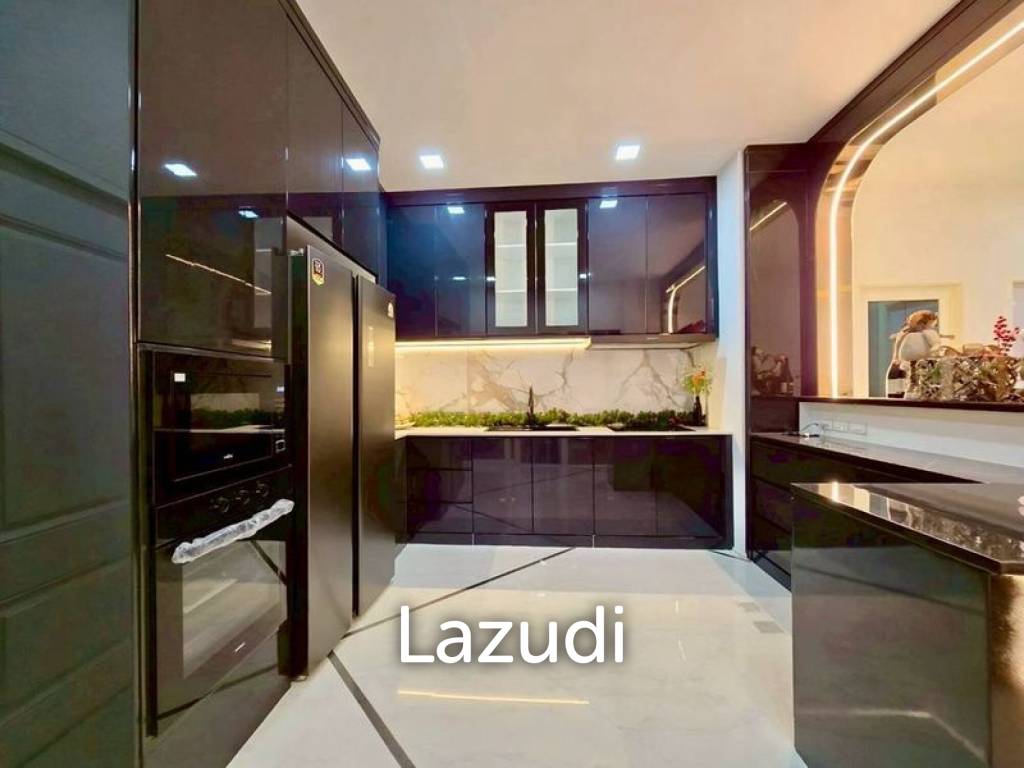 5 Bedrooms 4 Bathrooms 320 SQ.M. PMC 2 Village