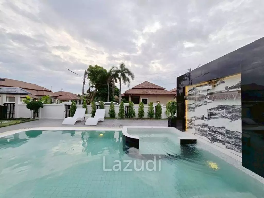 5 Bedrooms 4 Bathrooms 320 SQ.M. PMC 2 Village