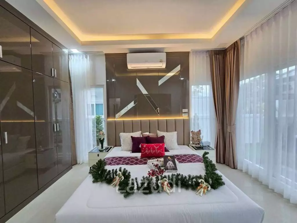 5 Bedrooms 4 Bathrooms 320 SQ.M. PMC 2 Village