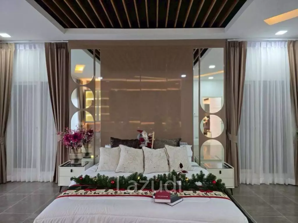 5 Bedrooms 4 Bathrooms 320 SQ.M. PMC 2 Village