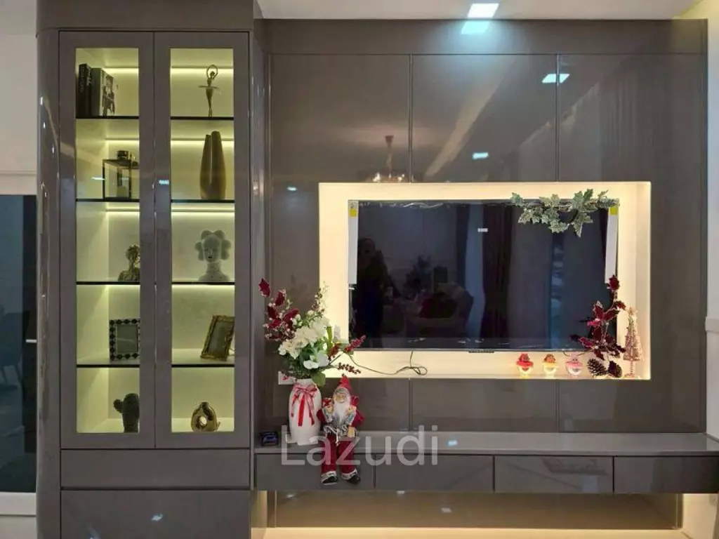 5 Bedrooms 4 Bathrooms 320 SQ.M. PMC 2 Village