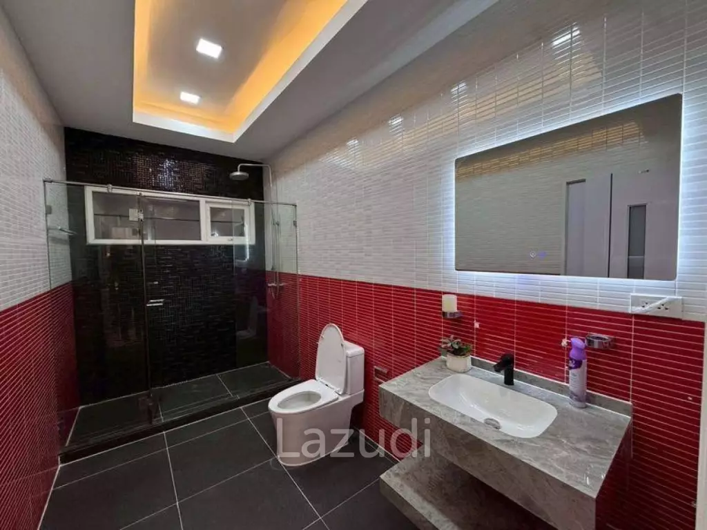 5 Bedrooms 4 Bathrooms 320 SQ.M. PMC 2 Village