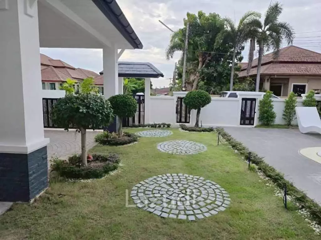 5 Bedrooms 4 Bathrooms 320 SQ.M. PMC 2 Village