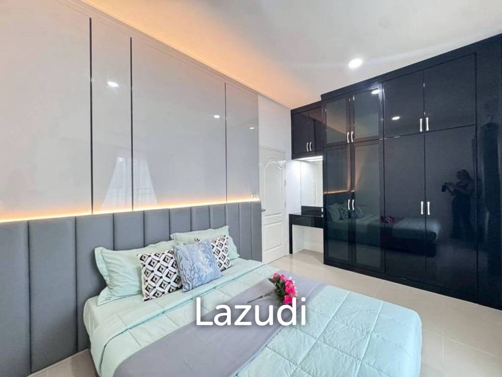 5 Beds 3 Baths 252 SQ.M. Thai Garden Hill Village