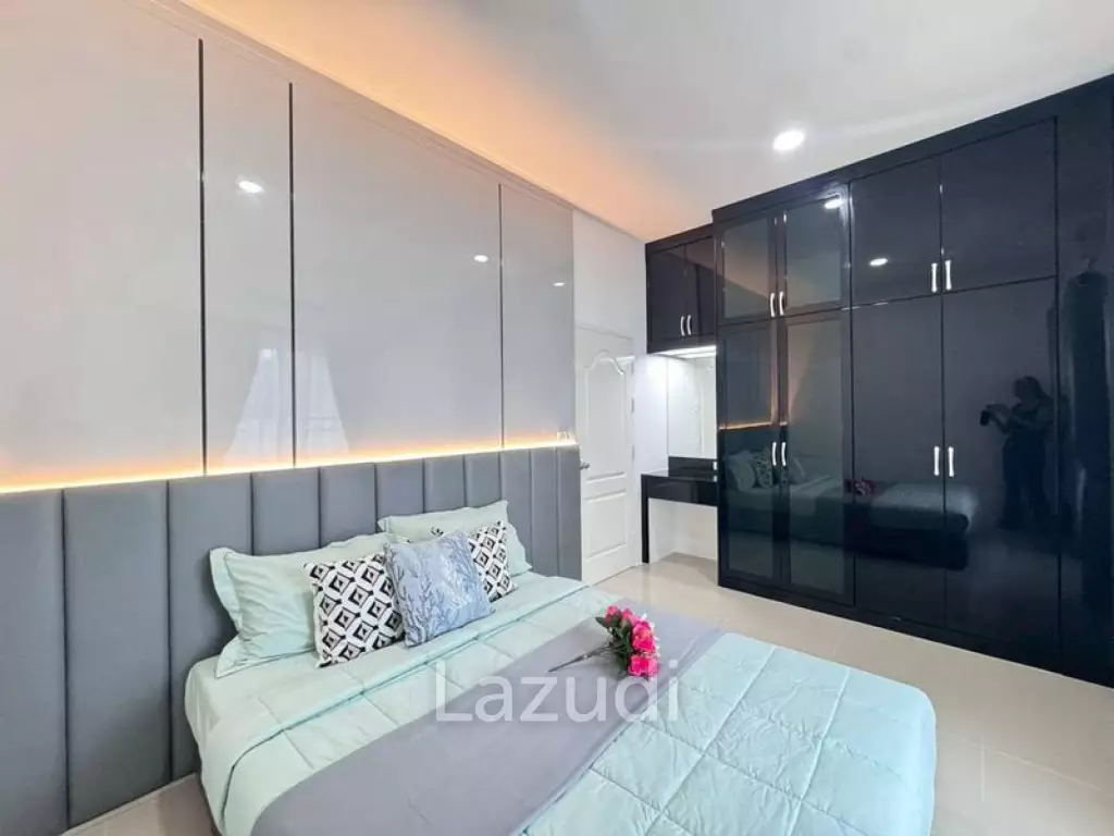 5 Beds 3 Baths 252 SQ.M. Thai Garden Hill Village