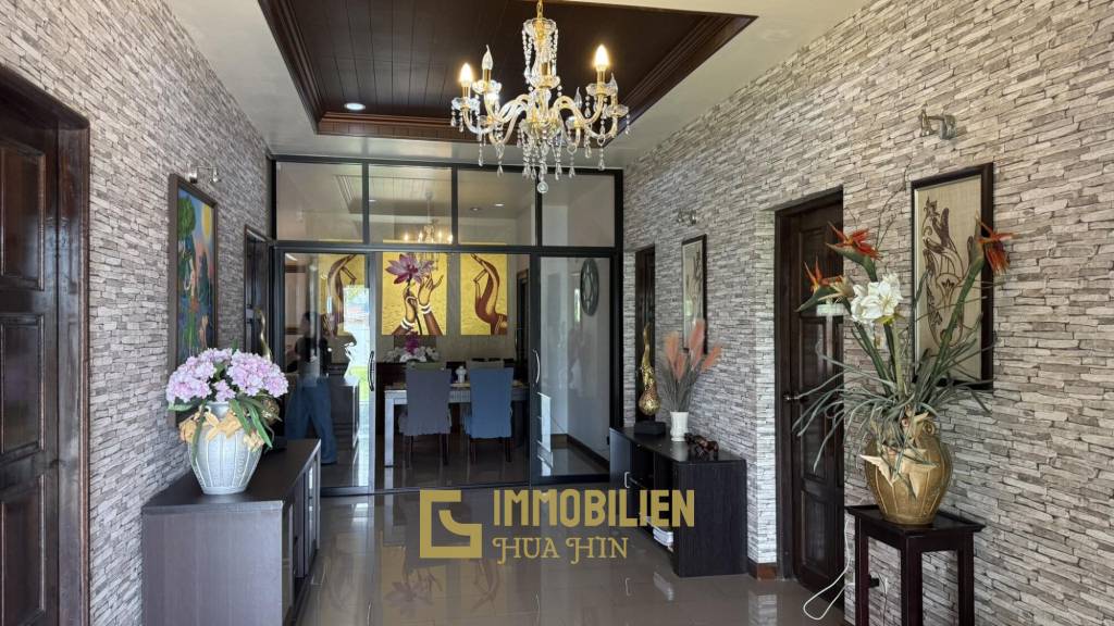 1,468 qm 4 Bett 3 Bad Villa Für Verkauf