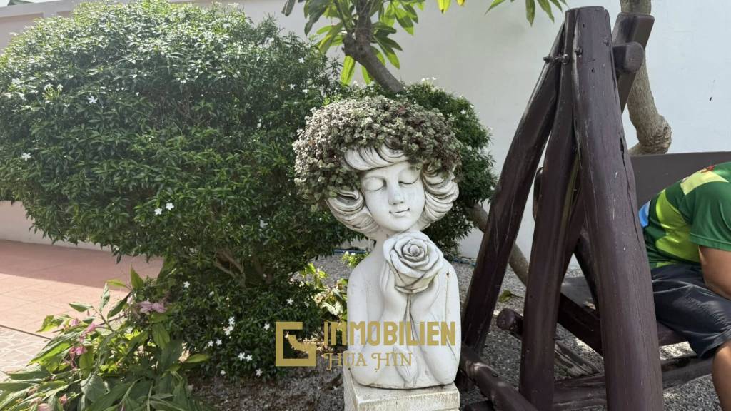 1,468 qm 4 Bett 3 Bad Villa Für Verkauf