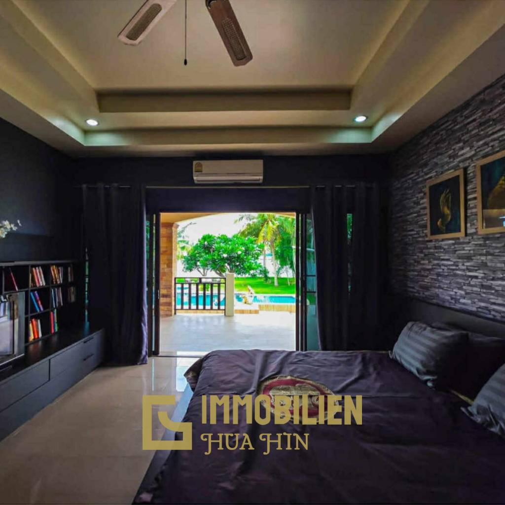 1,468 qm 4 Bett 3 Bad Villa Für Verkauf