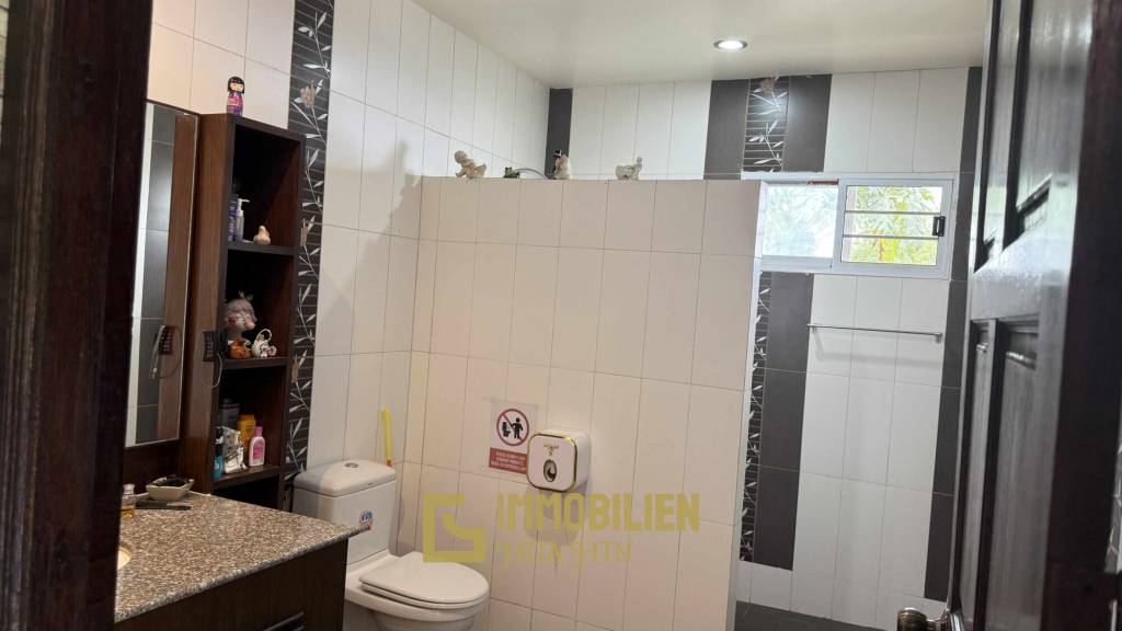 1,468 qm 4 Bett 3 Bad Villa Für Verkauf