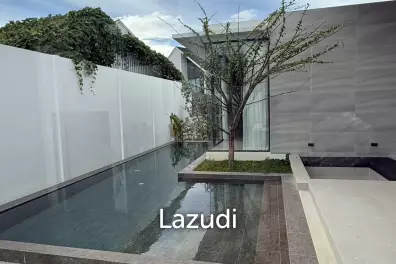 Luxurious Modern Villa in Choeng Thale Phuket