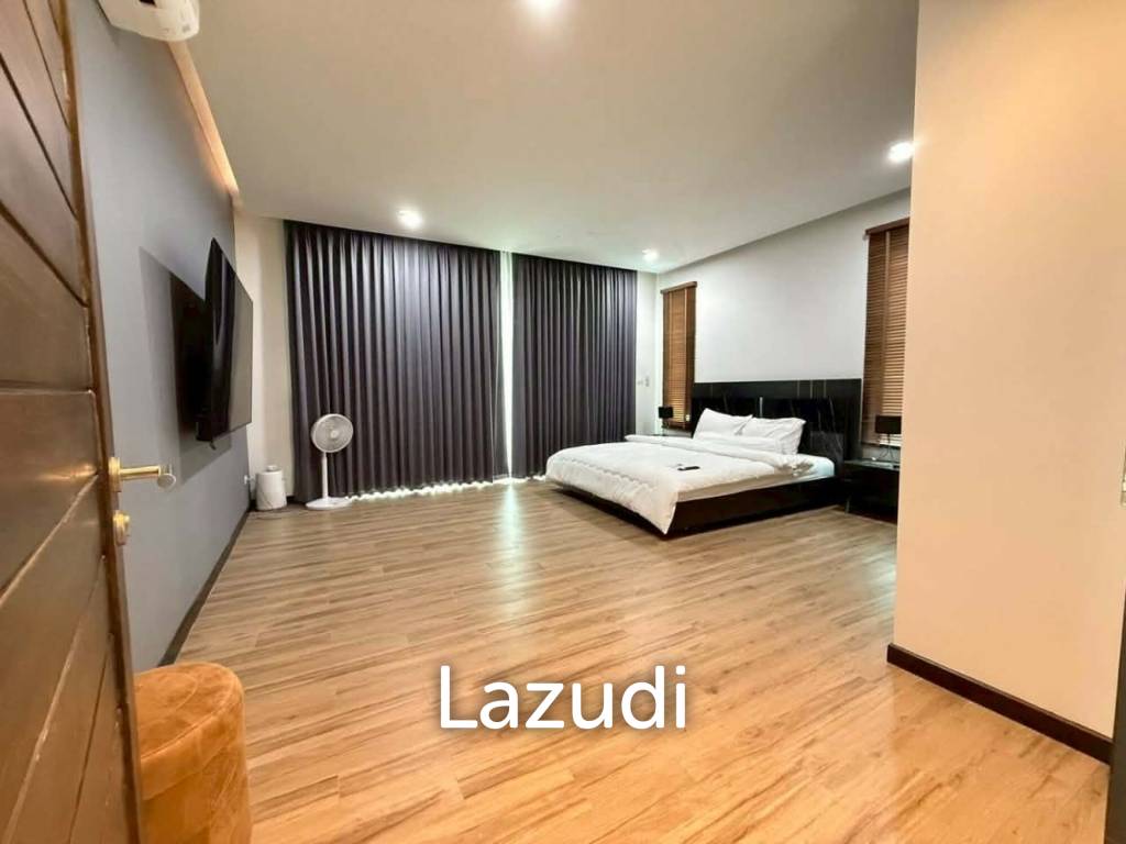Luxury Modern Pool Villa for Sale  Central Hua Hin 3 Bedroom