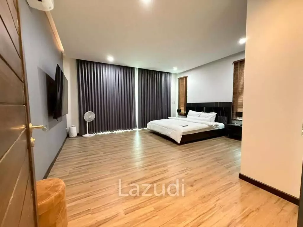 Luxury Modern Pool Villa for Sale  Central Hua Hin 3 Bedroom