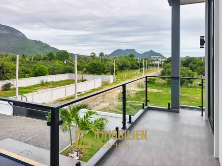 604 qm Grundstück / 4 Schlafzimmer / komplett möbliert