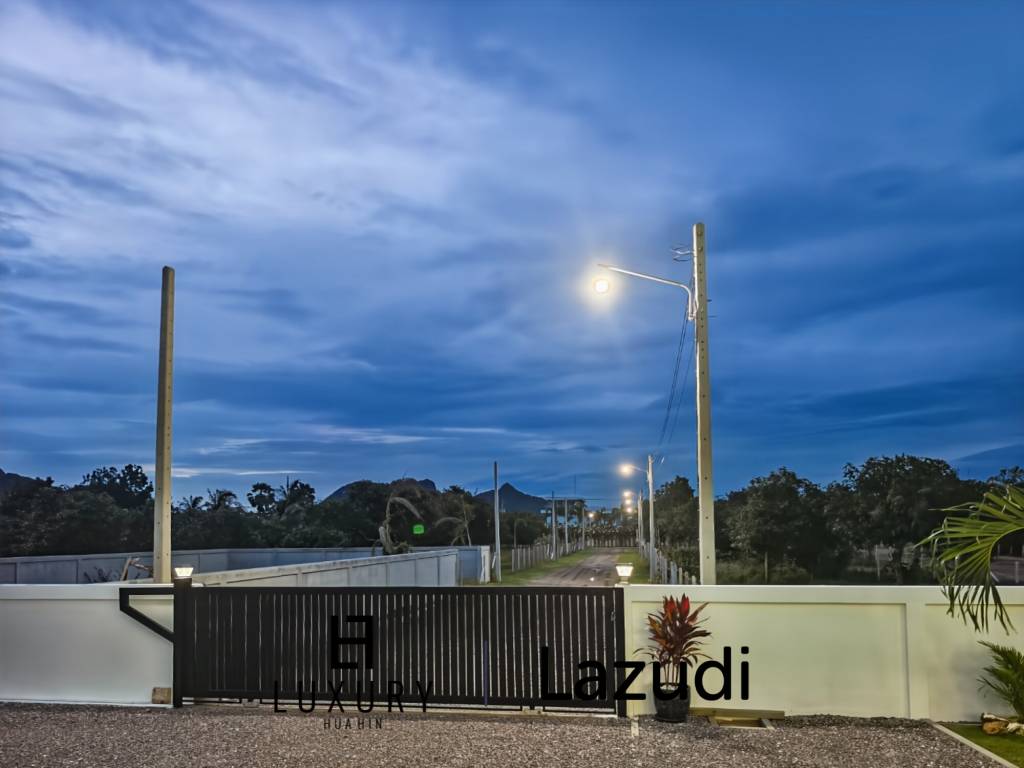 Modern 4-Bedroom Villa with Scenic Mountain Views in Sam Roi Yot